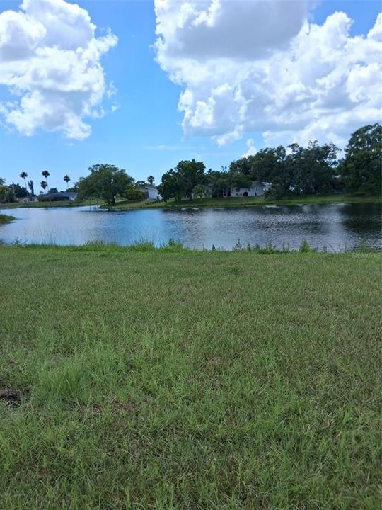 待售: $200,000 (0.22 acres)