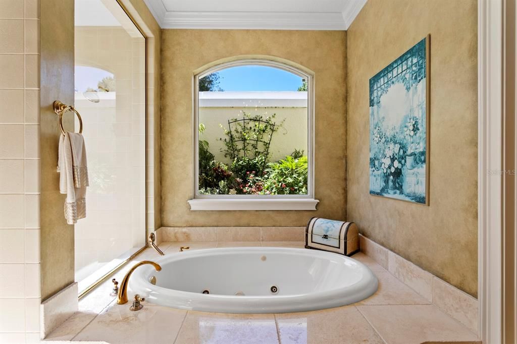 For Sale: $1,799,999 (5 beds, 4 baths, 6010 Square Feet)