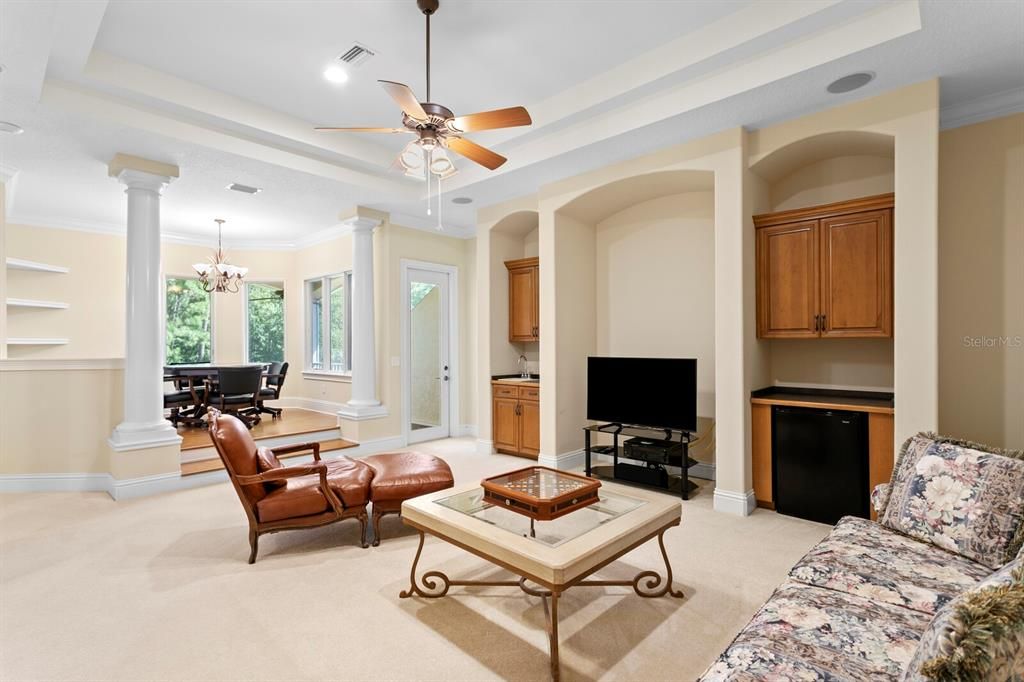 For Sale: $1,799,999 (5 beds, 4 baths, 6010 Square Feet)