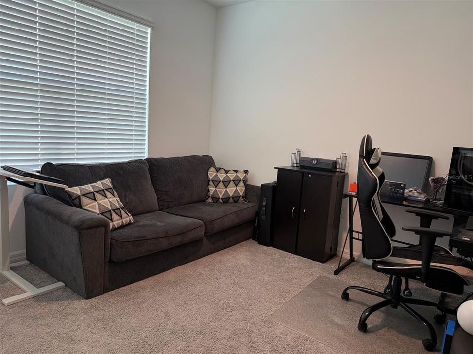 For Rent: $2,495 (4 beds, 2 baths, 1846 Square Feet)