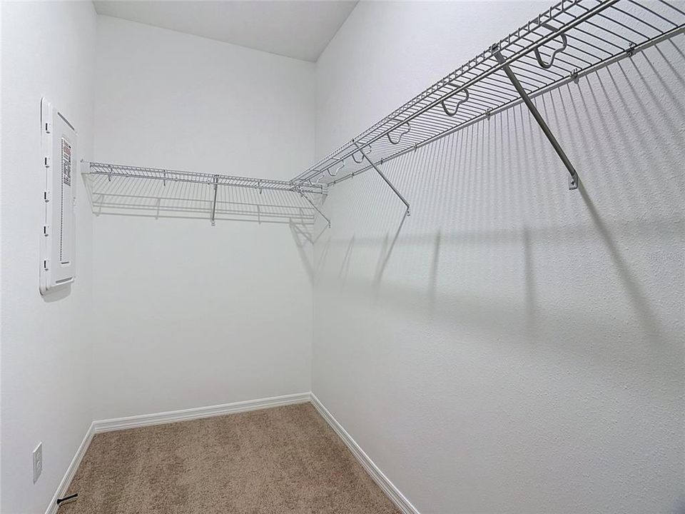 En Renta: $2,400 (3 camas, 2 baños, 2066 Pies cuadrados)