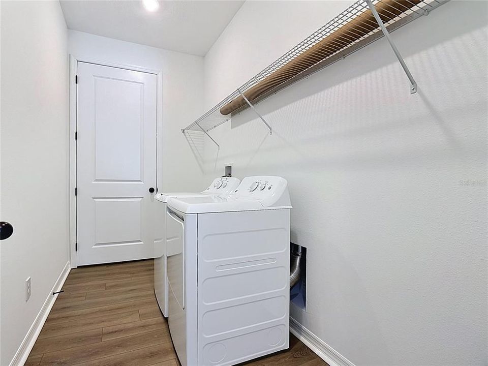 En Renta: $2,400 (3 camas, 2 baños, 2066 Pies cuadrados)