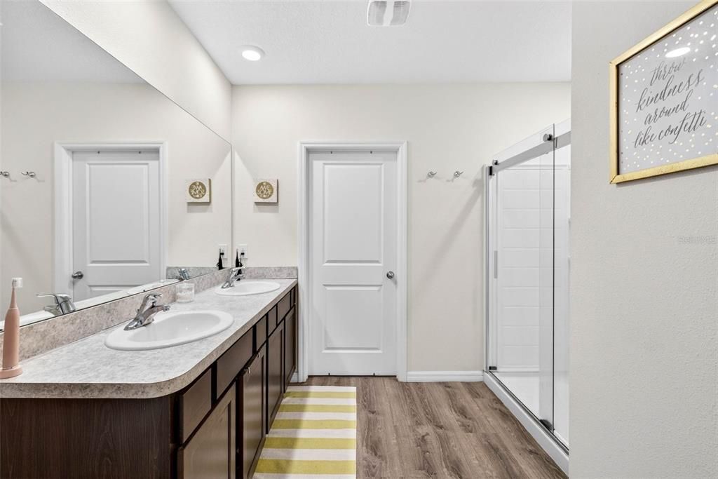 For Sale: $424,900 (5 beds, 3 baths, 2575 Square Feet)