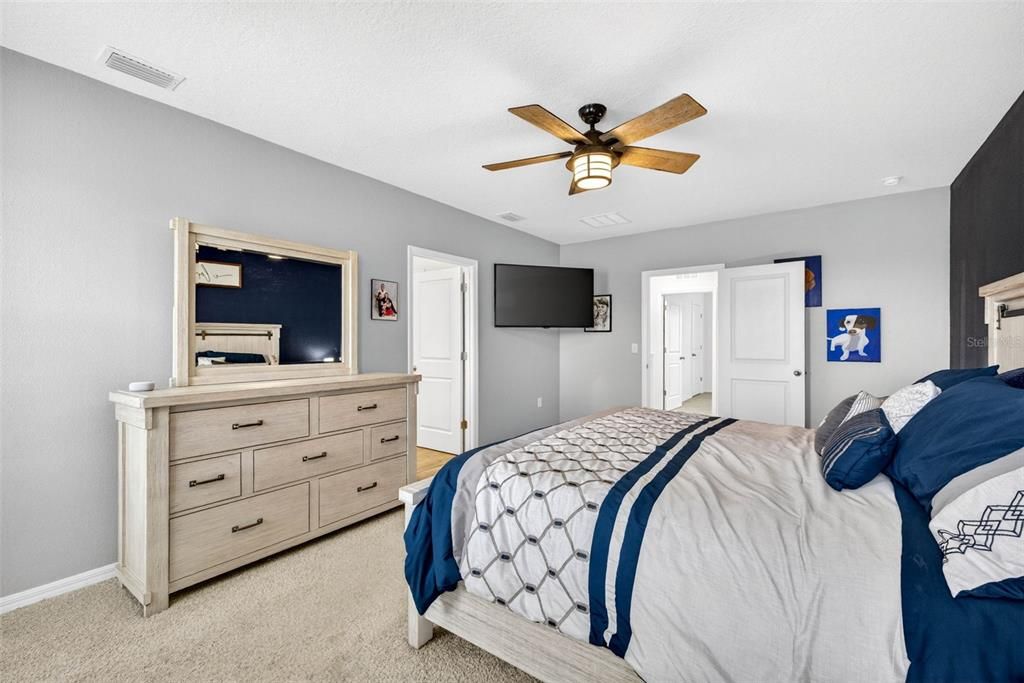 For Sale: $424,900 (5 beds, 3 baths, 2575 Square Feet)