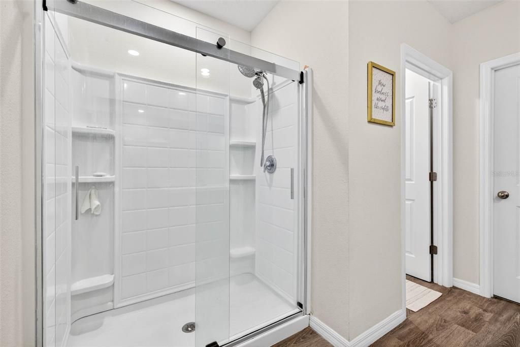 For Sale: $424,900 (5 beds, 3 baths, 2575 Square Feet)