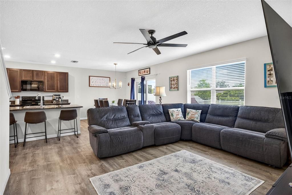 For Sale: $424,900 (5 beds, 3 baths, 2575 Square Feet)