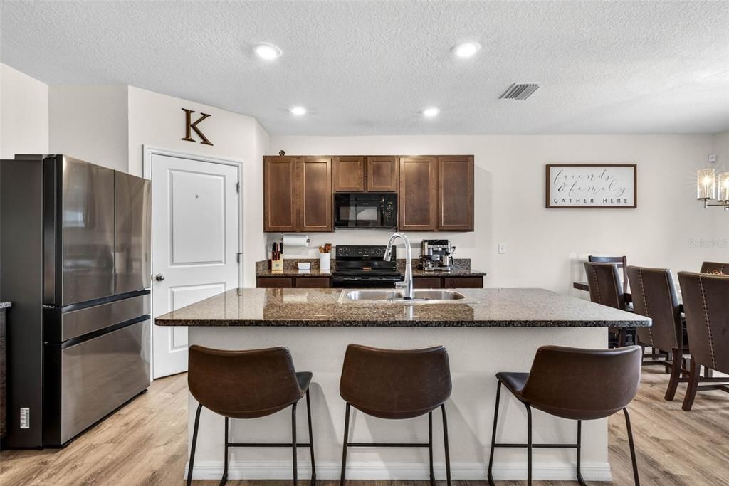 For Sale: $424,900 (5 beds, 3 baths, 2575 Square Feet)