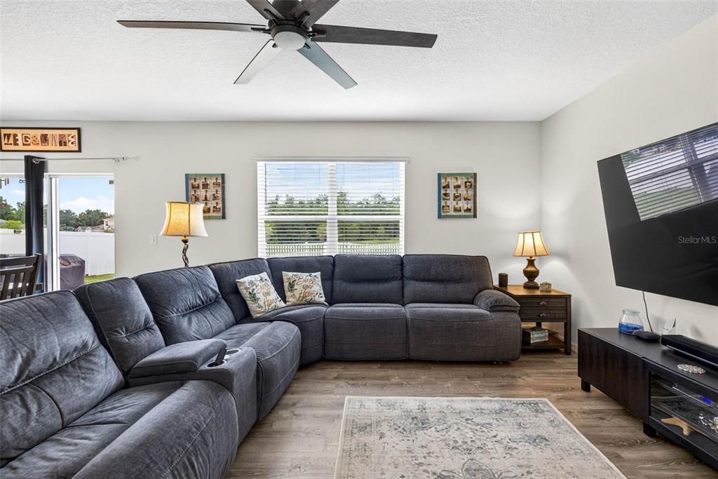For Sale: $424,900 (5 beds, 3 baths, 2575 Square Feet)