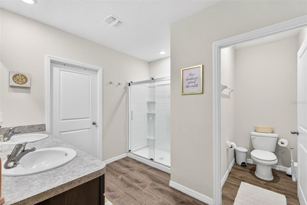 For Sale: $424,900 (5 beds, 3 baths, 2575 Square Feet)