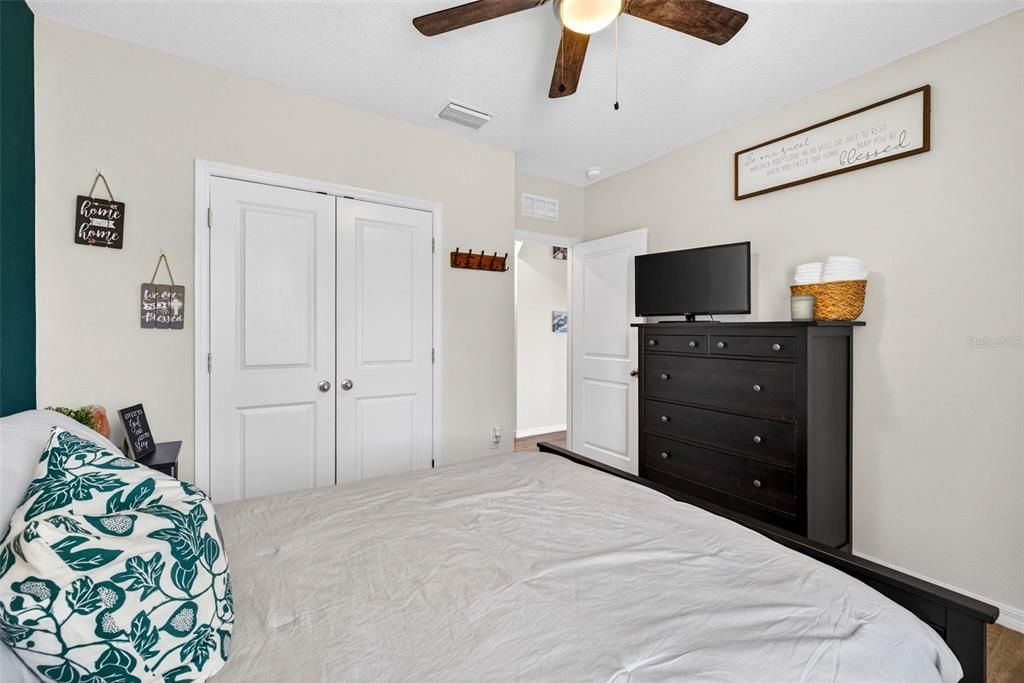 For Sale: $424,900 (5 beds, 3 baths, 2575 Square Feet)