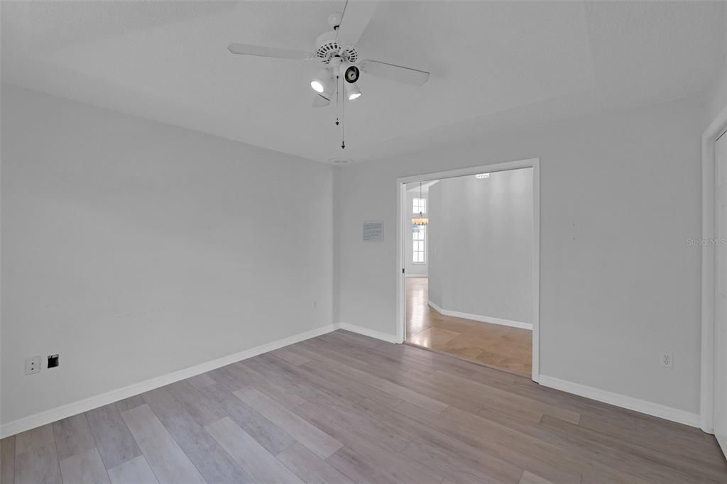 For Sale: $362,800 (3 beds, 2 baths, 1589 Square Feet)