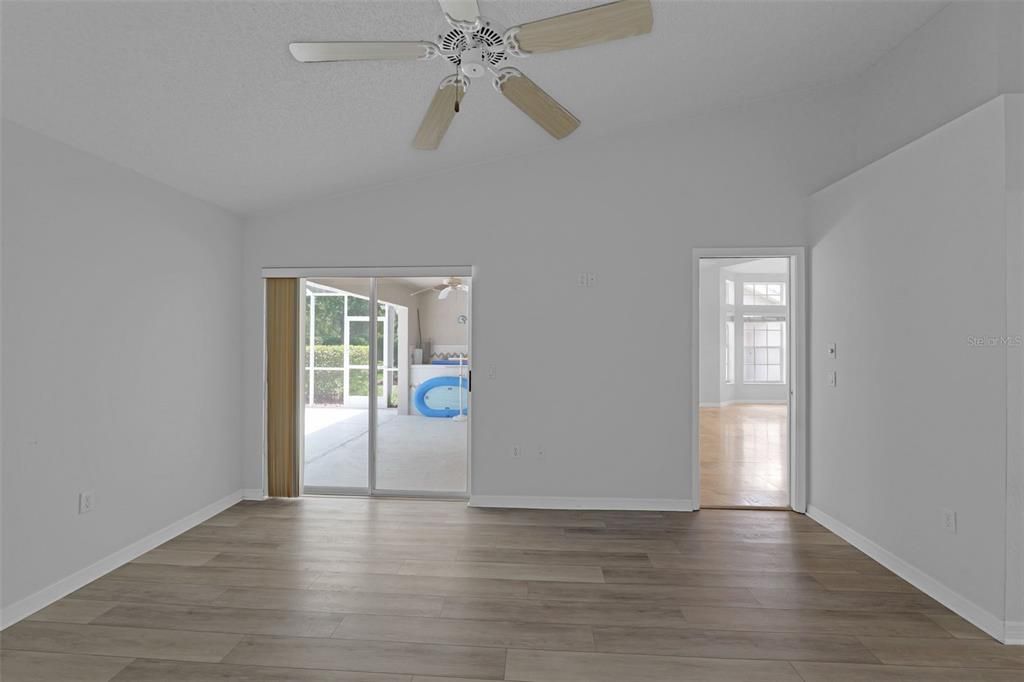 For Sale: $362,800 (3 beds, 2 baths, 1589 Square Feet)