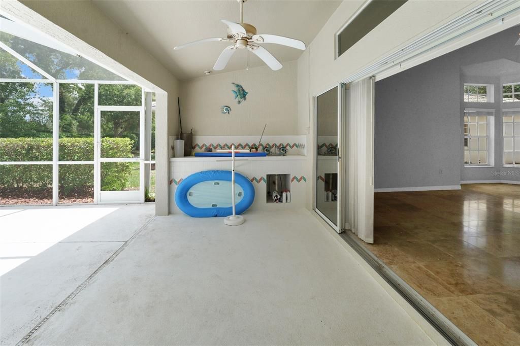 For Sale: $362,800 (3 beds, 2 baths, 1589 Square Feet)