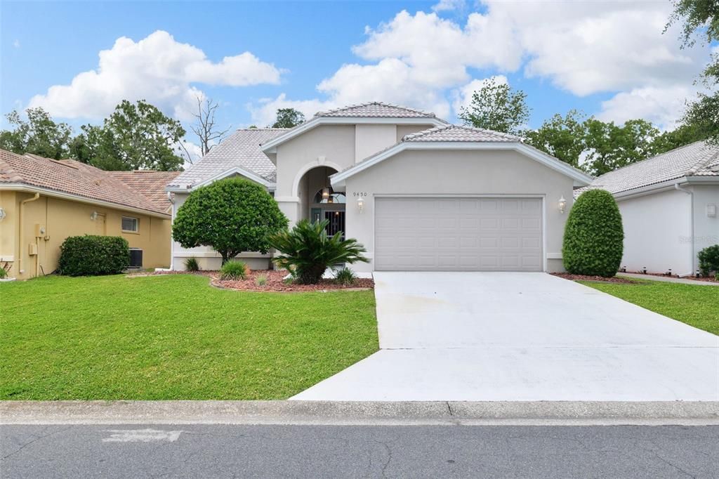 For Sale: $362,800 (3 beds, 2 baths, 1589 Square Feet)