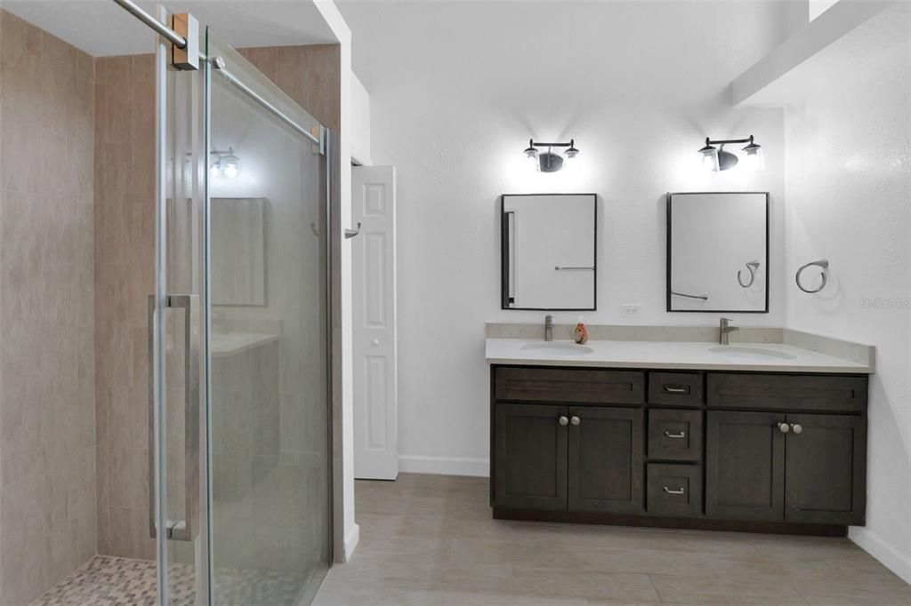 For Sale: $362,800 (3 beds, 2 baths, 1589 Square Feet)