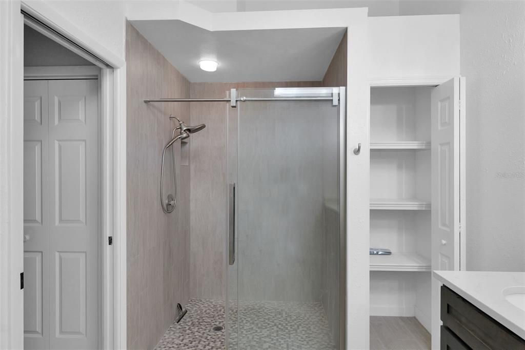 For Sale: $362,800 (3 beds, 2 baths, 1589 Square Feet)