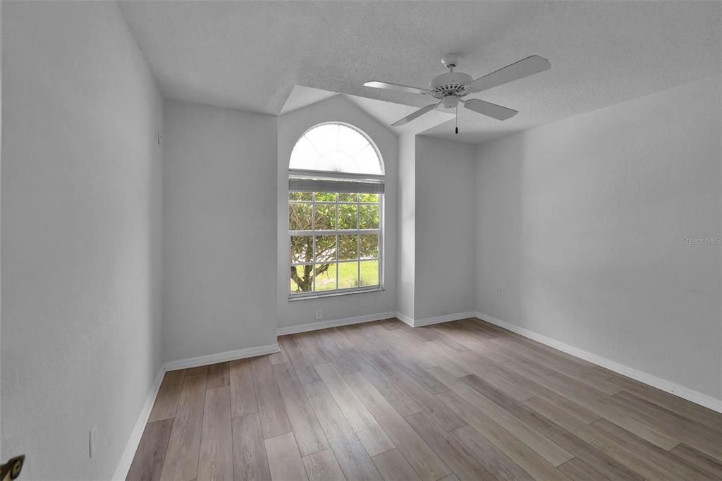 For Sale: $362,800 (3 beds, 2 baths, 1589 Square Feet)
