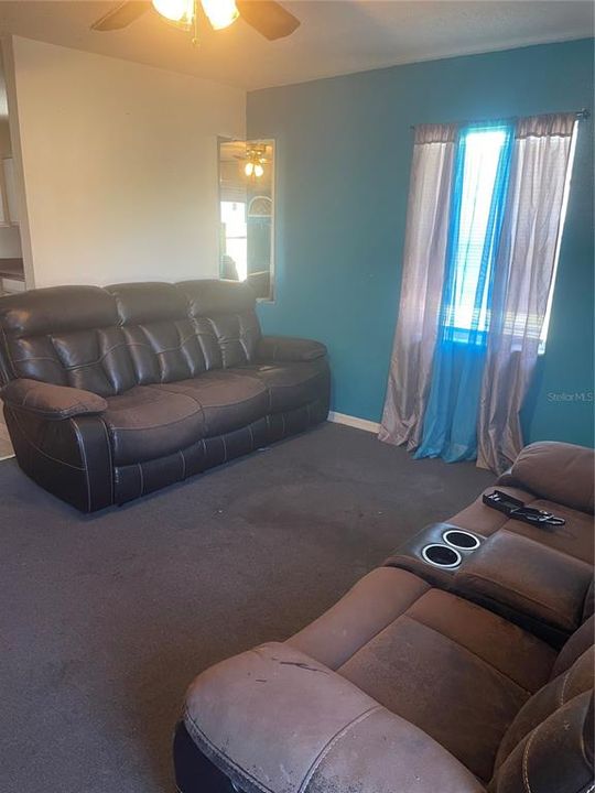 For Sale: $220,000 (3 beds, 2 baths, 1070 Square Feet)