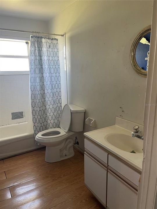 For Sale: $220,000 (3 beds, 2 baths, 1070 Square Feet)