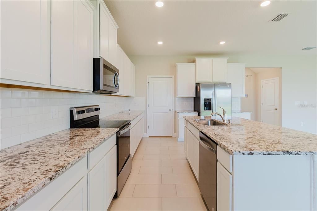 For Sale: $775,000 (4 beds, 3 baths, 3314 Square Feet)
