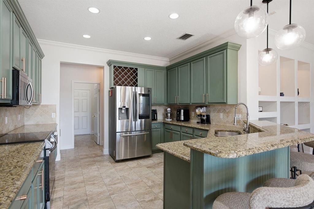 For Sale: $515,000 (5 beds, 3 baths, 3540 Square Feet)
