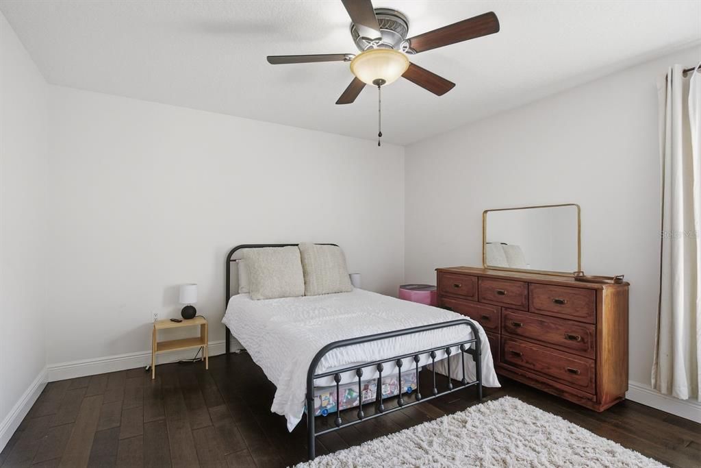 For Sale: $515,000 (5 beds, 3 baths, 3540 Square Feet)