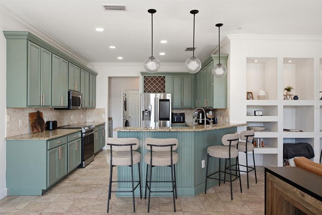 For Sale: $515,000 (5 beds, 3 baths, 3540 Square Feet)