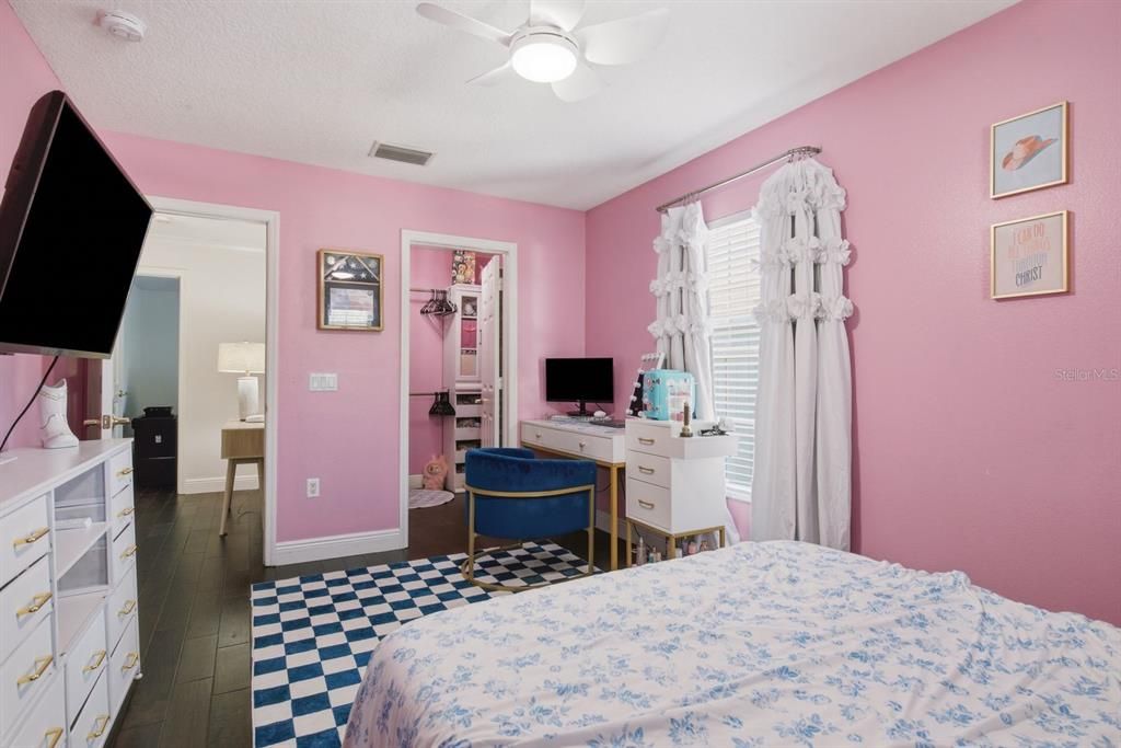 For Sale: $515,000 (5 beds, 3 baths, 3540 Square Feet)