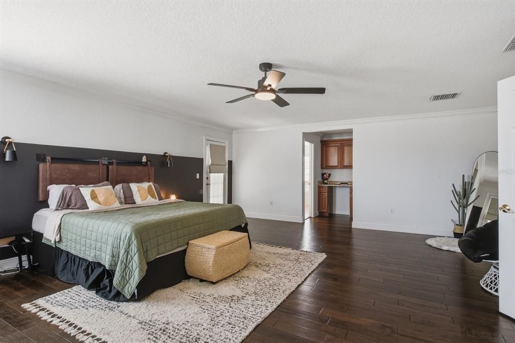 For Sale: $515,000 (5 beds, 3 baths, 3540 Square Feet)