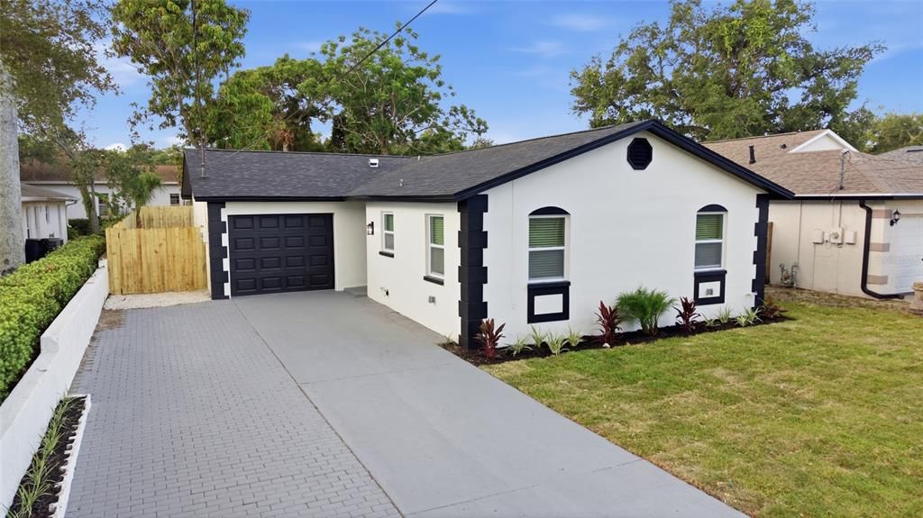 For Sale: $399,800 (4 beds, 2 baths, 1480 Square Feet)