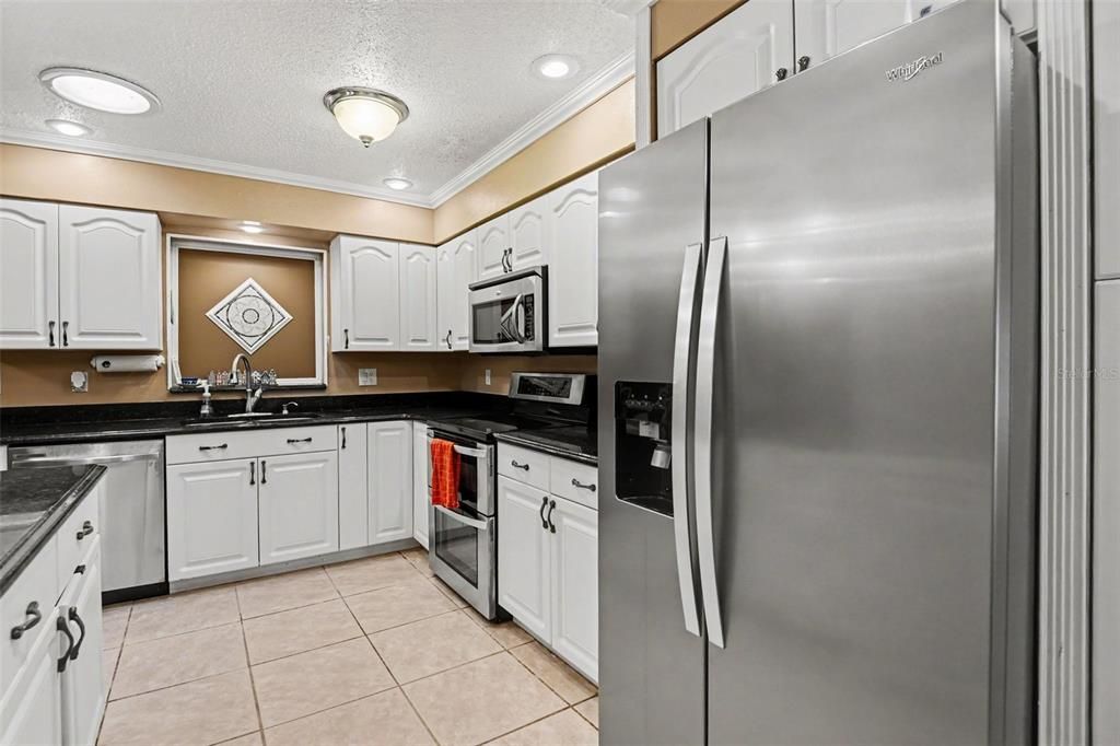 For Sale: $319,000 (3 beds, 2 baths, 1768 Square Feet)