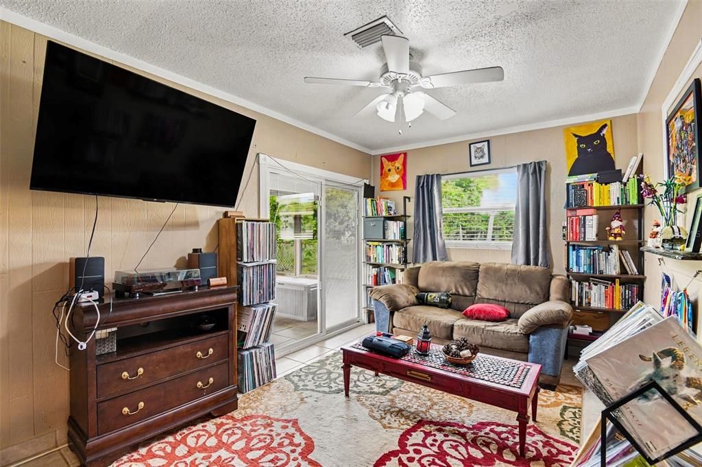 For Sale: $319,000 (3 beds, 2 baths, 1768 Square Feet)