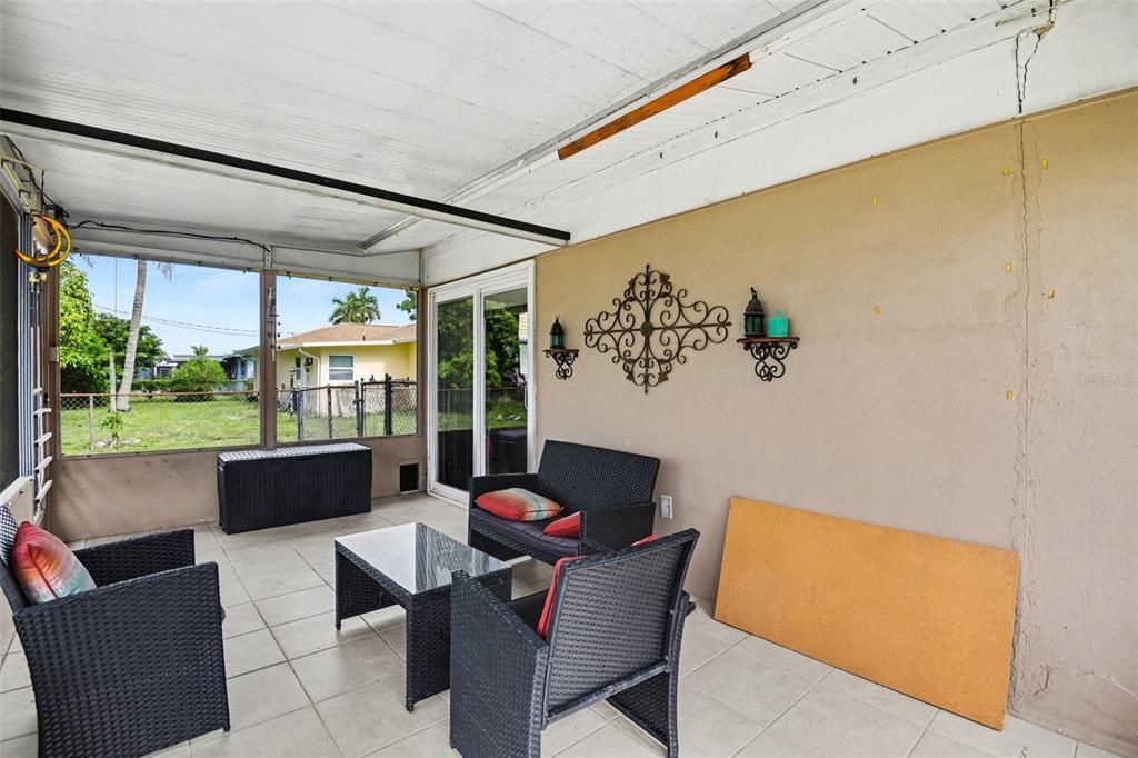 For Sale: $319,000 (3 beds, 2 baths, 1768 Square Feet)