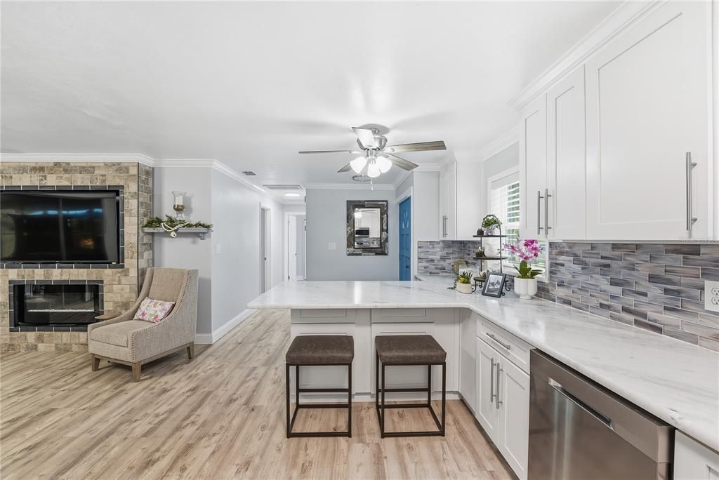 For Sale: $384,900 (3 beds, 2 baths, 1238 Square Feet)