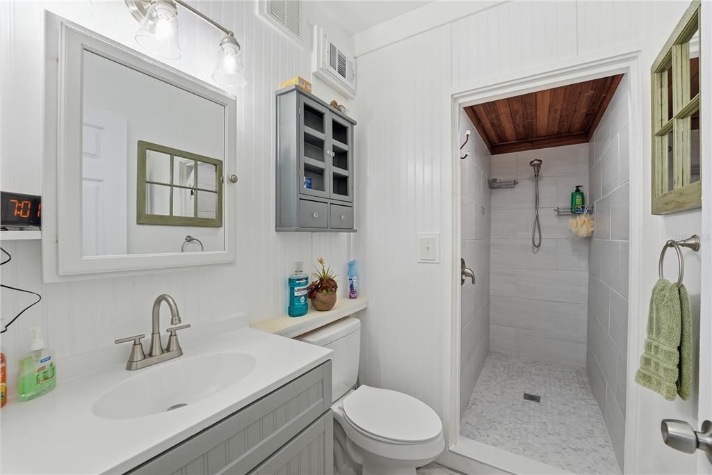 For Sale: $384,900 (3 beds, 2 baths, 1238 Square Feet)