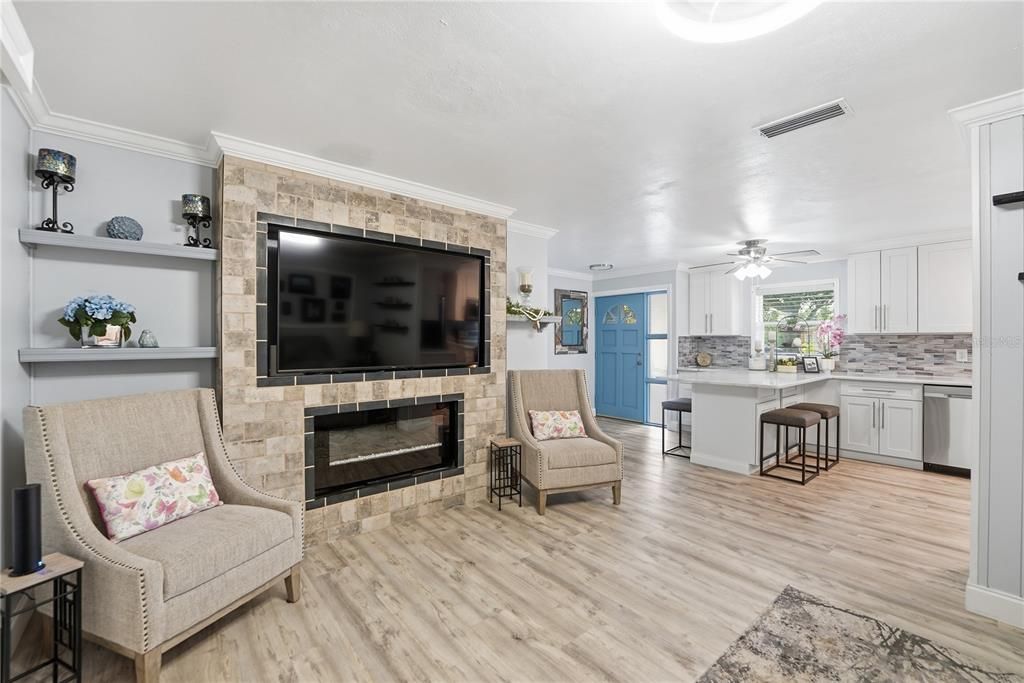 For Sale: $384,900 (3 beds, 2 baths, 1238 Square Feet)