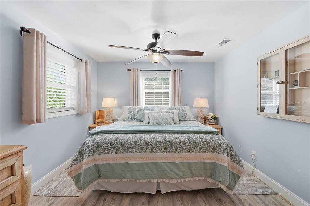 For Sale: $384,900 (3 beds, 2 baths, 1238 Square Feet)
