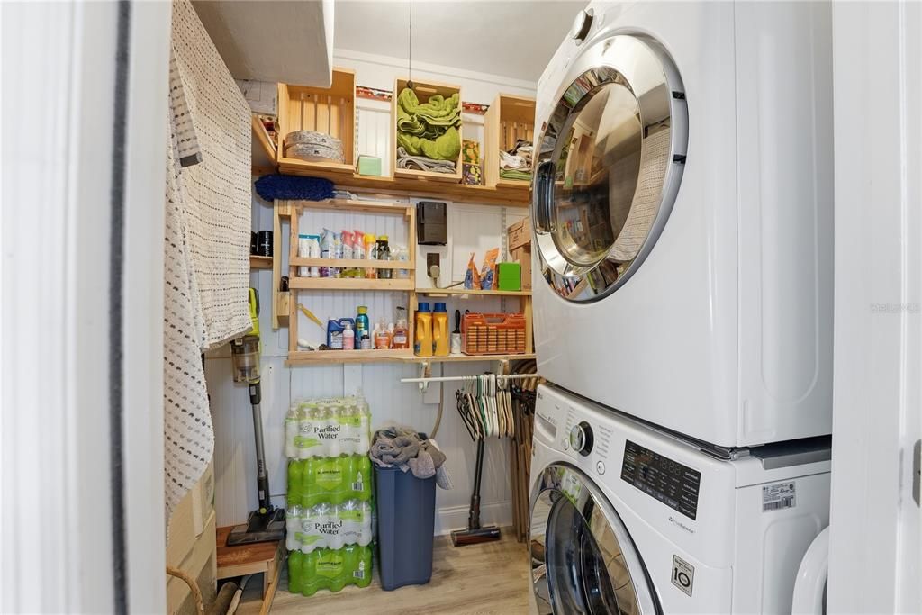 For Sale: $384,900 (3 beds, 2 baths, 1238 Square Feet)