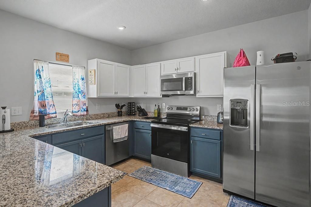 For Sale: $399,999 (4 beds, 2 baths, 2217 Square Feet)