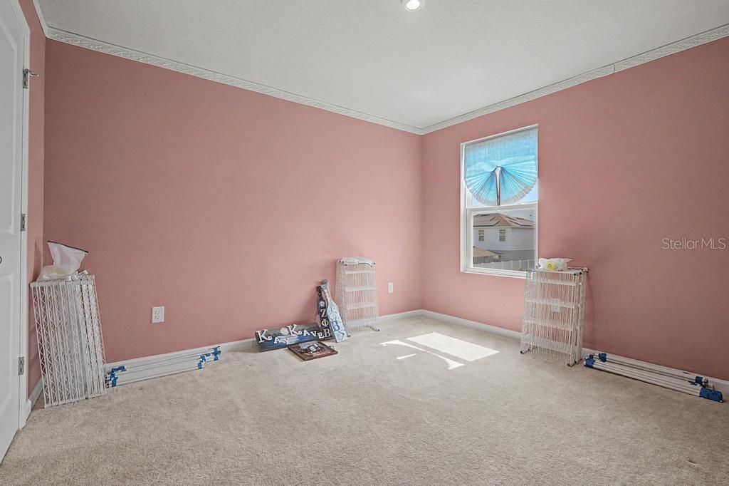 For Sale: $399,999 (4 beds, 2 baths, 2217 Square Feet)