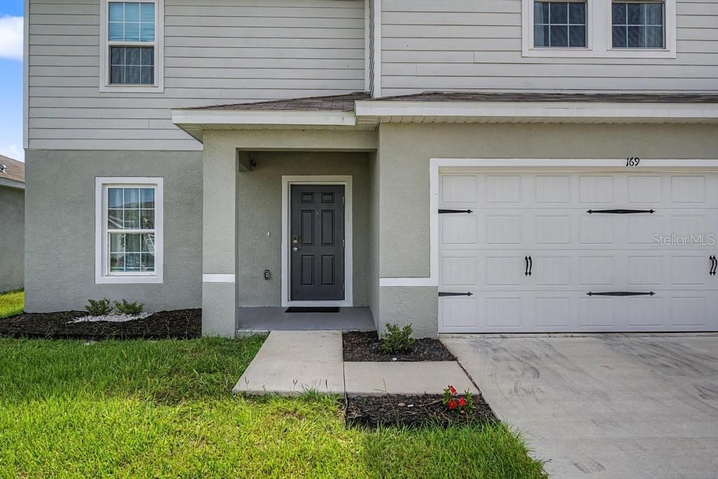 For Sale: $399,999 (4 beds, 2 baths, 2217 Square Feet)