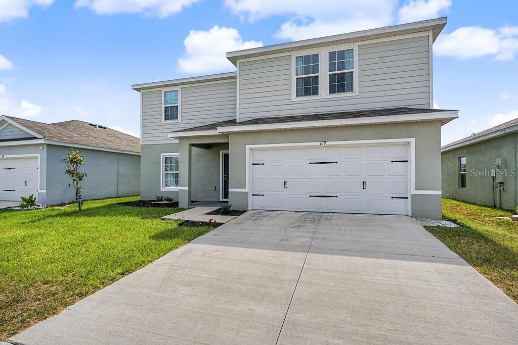 For Sale: $399,999 (4 beds, 2 baths, 2217 Square Feet)