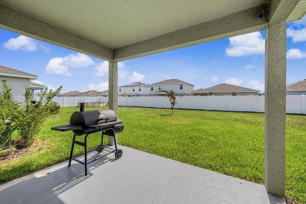 For Sale: $399,999 (4 beds, 2 baths, 2217 Square Feet)