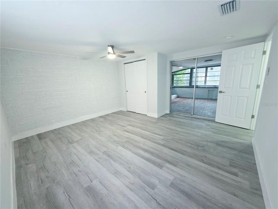 For Sale: $335,000 (5 beds, 3 baths, 1847 Square Feet)
