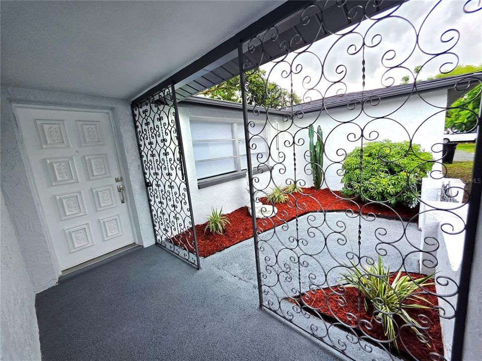 For Sale: $335,000 (5 beds, 3 baths, 1847 Square Feet)