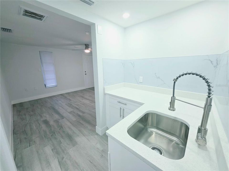 For Sale: $335,000 (5 beds, 3 baths, 1847 Square Feet)