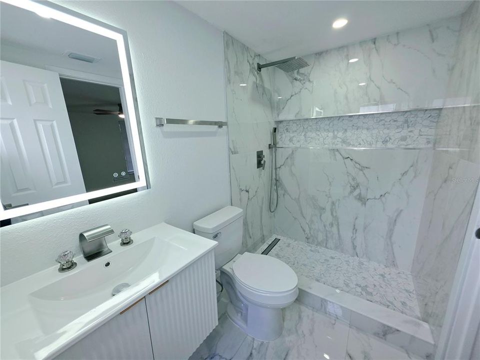 For Sale: $335,000 (5 beds, 3 baths, 1847 Square Feet)