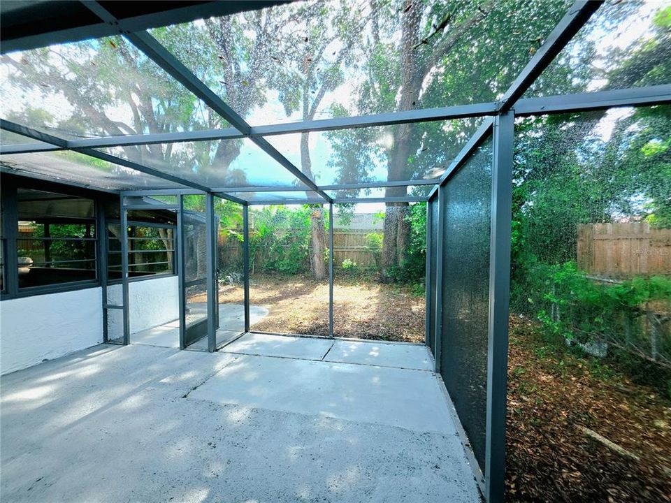 For Sale: $335,000 (5 beds, 3 baths, 1847 Square Feet)