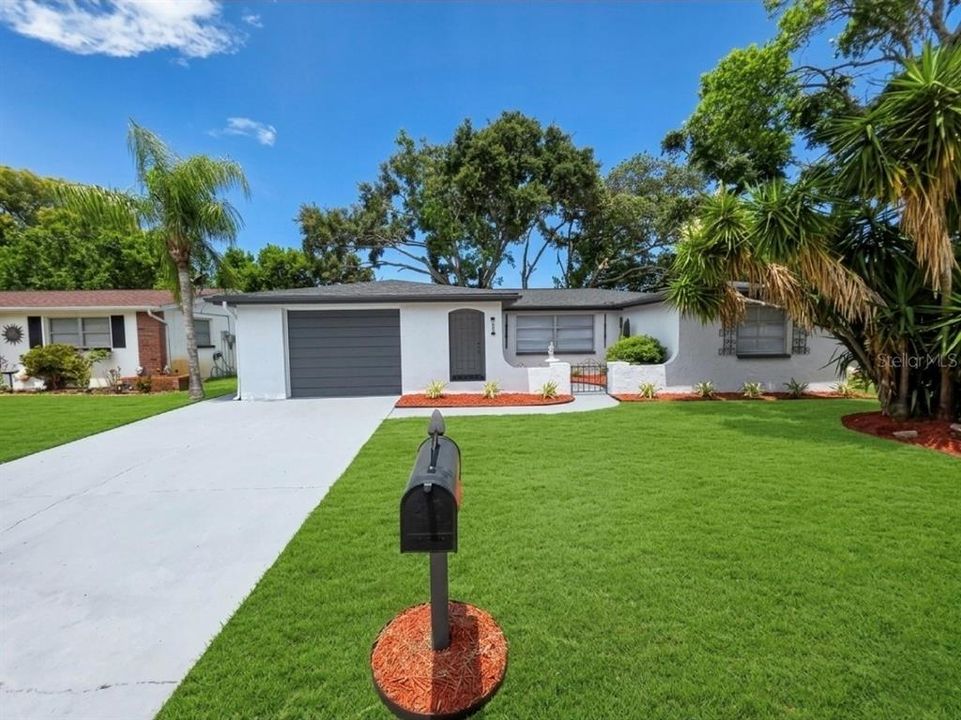For Sale: $335,000 (5 beds, 3 baths, 1847 Square Feet)