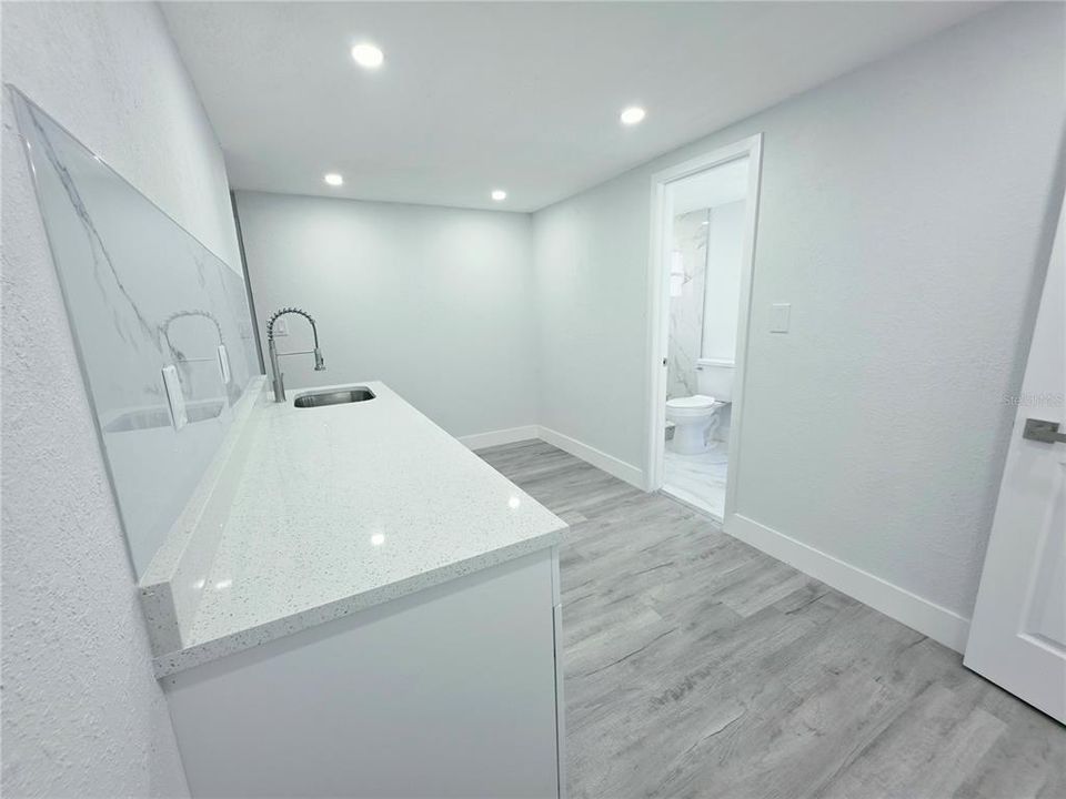 For Sale: $335,000 (5 beds, 3 baths, 1847 Square Feet)